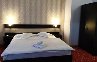 Отель Hotel Magic - City Center Питешти Стандартный двухместный номер с 1 кроватью-30
